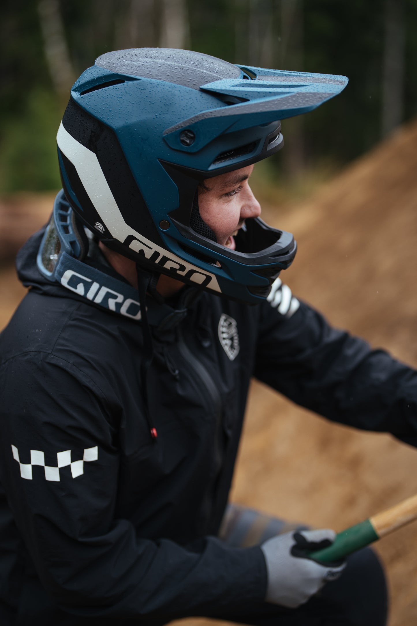 CASCO GIRO INSURGENT SPHERICAL MATE HEDGE GREEN/DARK SHARK