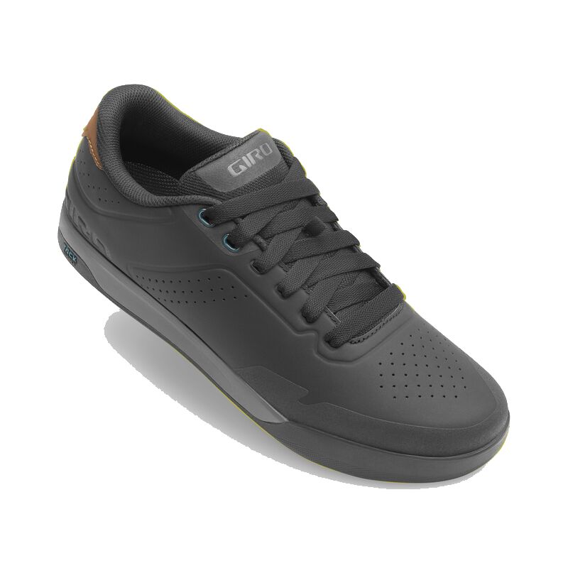ZAPATILLA GIRO LATCH BLACK/DARK SHADOW