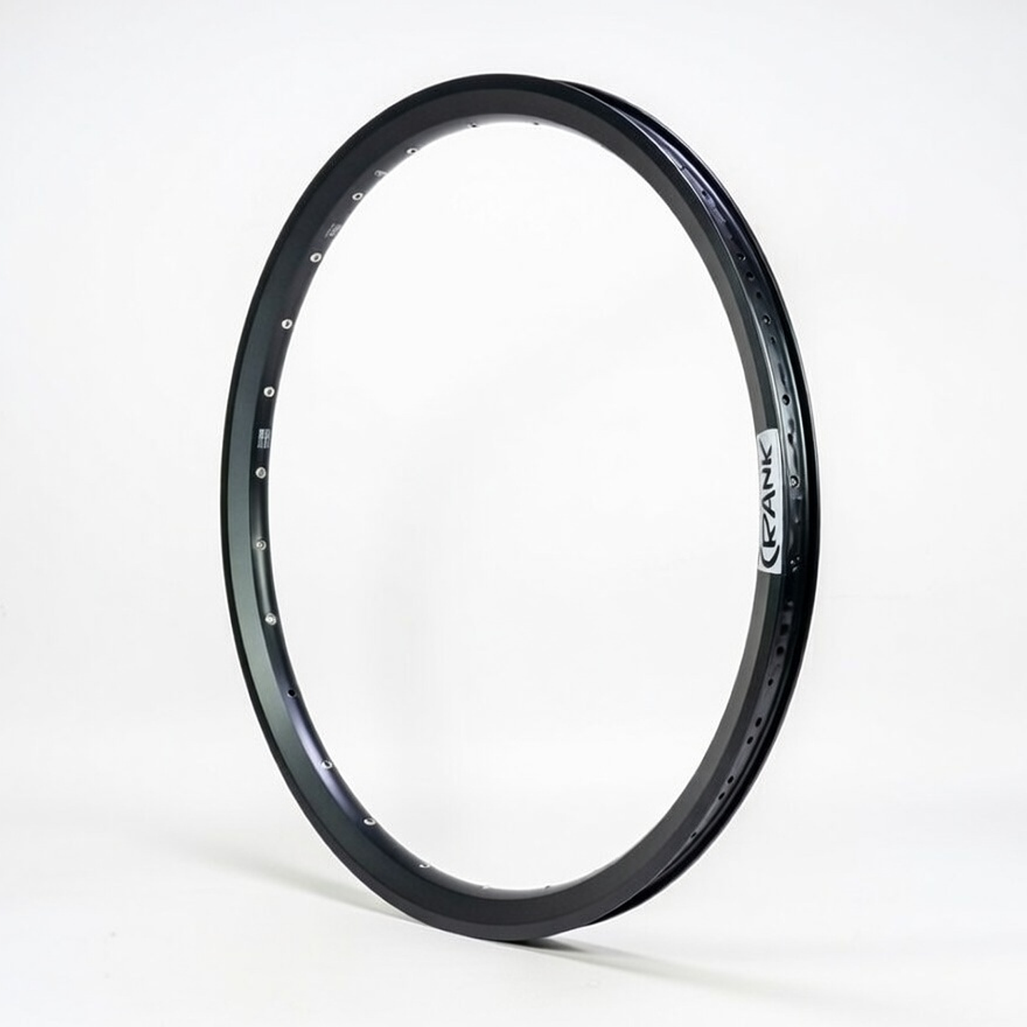 LLANTA CRANK ARO 29 32H OJETILLOS VALVULA PRESTA NEGRO